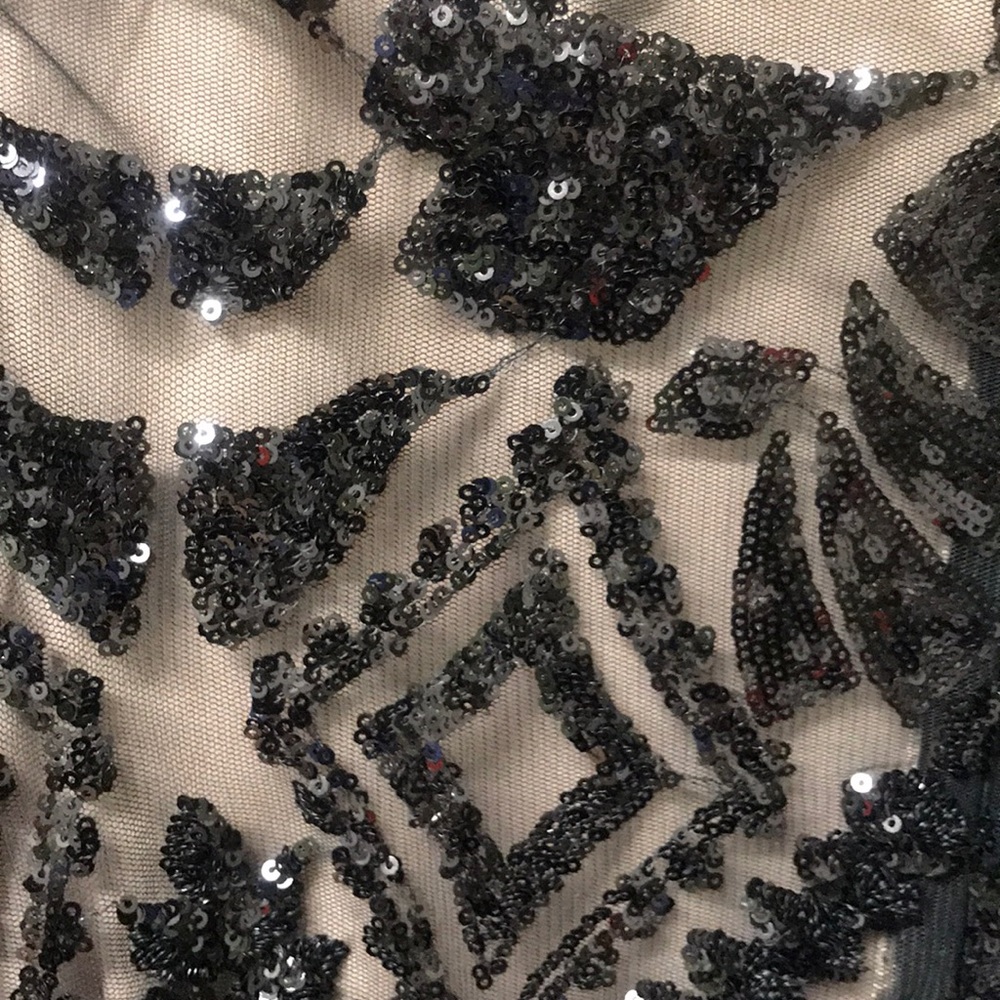 Short formal dress - Picture 3 of 5